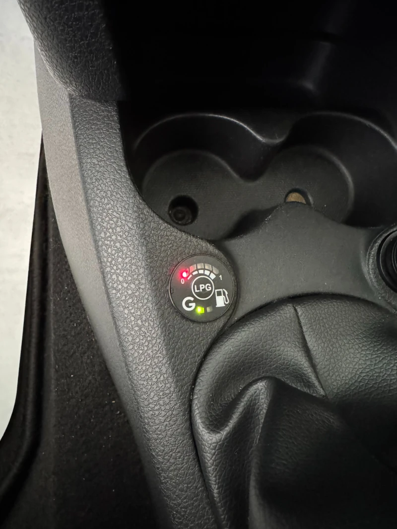 Dacia Logan 1.0 TCE 100hp + LPG , снимка 12 - Автомобили и джипове - 52495076