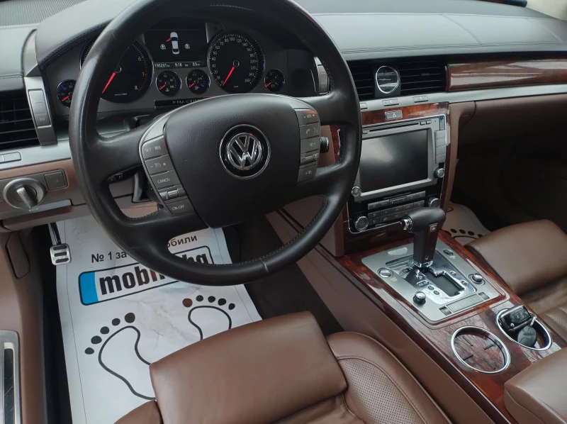 VW Phaeton 3.6 V6 EXCLUSIVE FULL 4 MOTION DISTRONIC KEY LESS, снимка 10 - Автомобили и джипове - 52653860