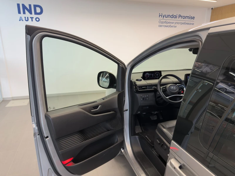 Hyundai Staria PREMIUM AWD, снимка 10 - Автомобили и джипове - 52846550