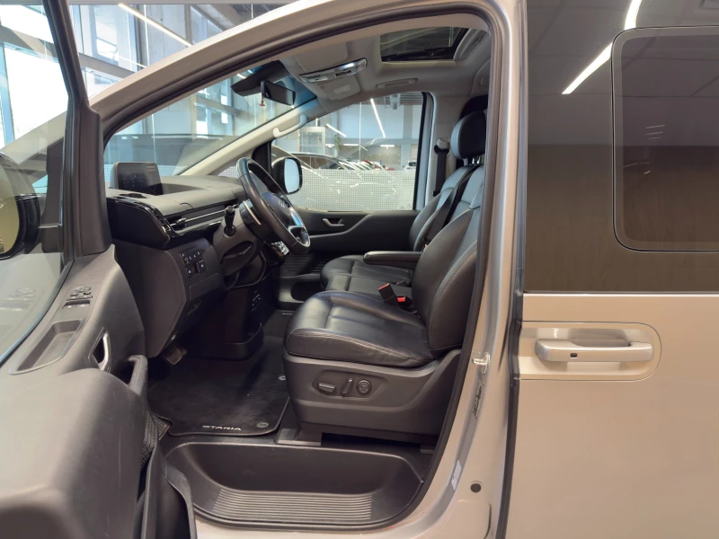 Hyundai Staria PREMIUM AWD, снимка 15 - Автомобили и джипове - 52846550