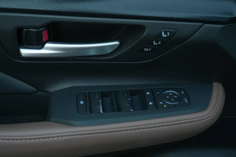 Toyota Grand Highlander * Hybrid Platinum MAX * CARFAX * БЕЗ ПЪРВОНАЧАЛНА , снимка 15 - Автомобили и джипове - 53185614