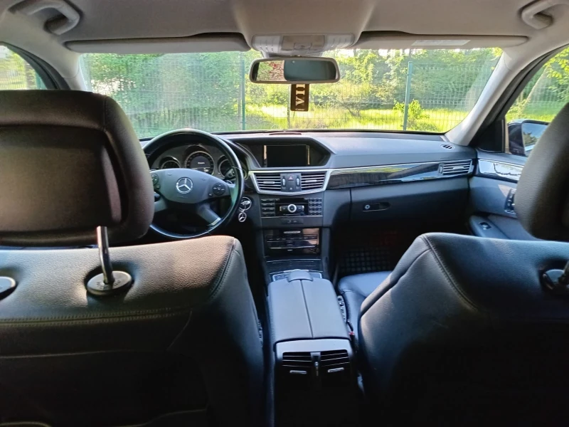 Mercedes-Benz E 350 Diesel Automatic, снимка 13 - Автомобили и джипове - 53233178