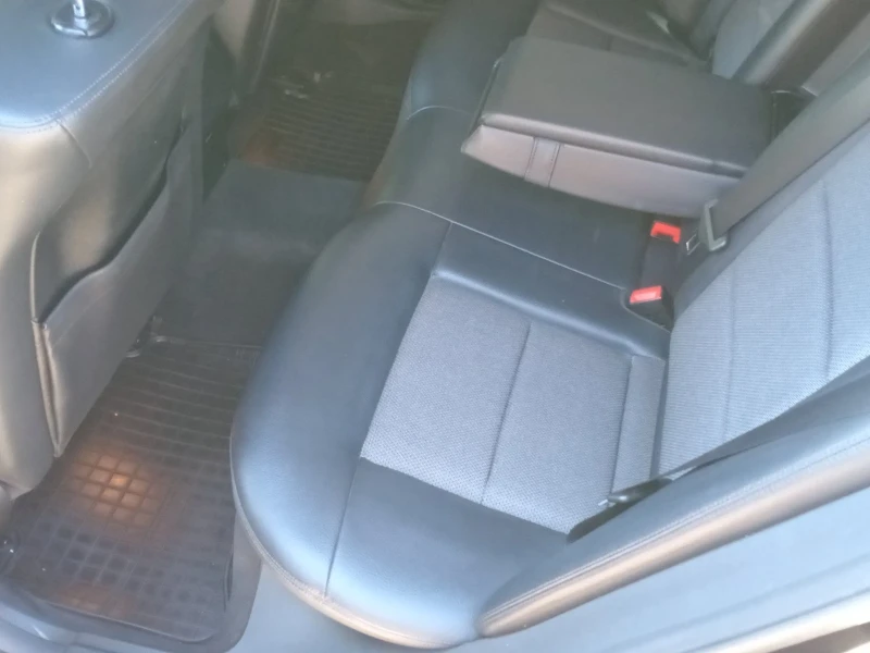 Mercedes-Benz E 350 Diesel Automatic, снимка 10 - Автомобили и джипове - 53233178