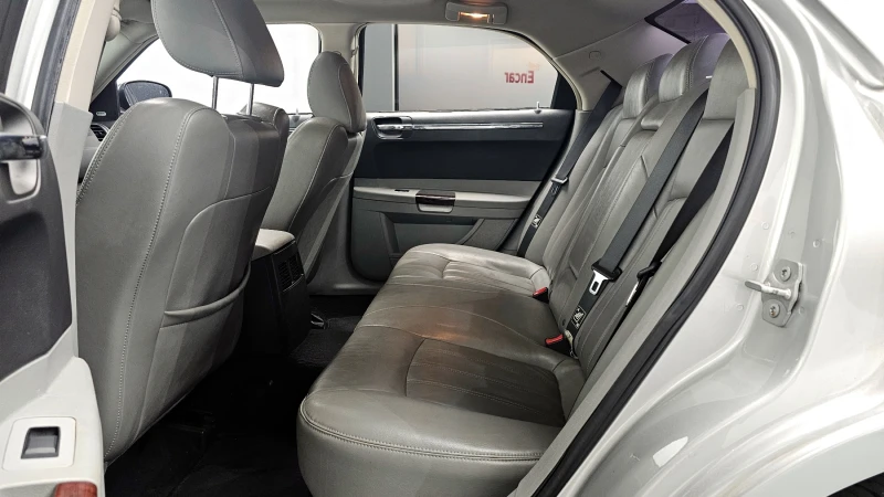 Chrysler 300c 2.7 autogeorge.com, снимка 12 - Автомобили и джипове - 53315261