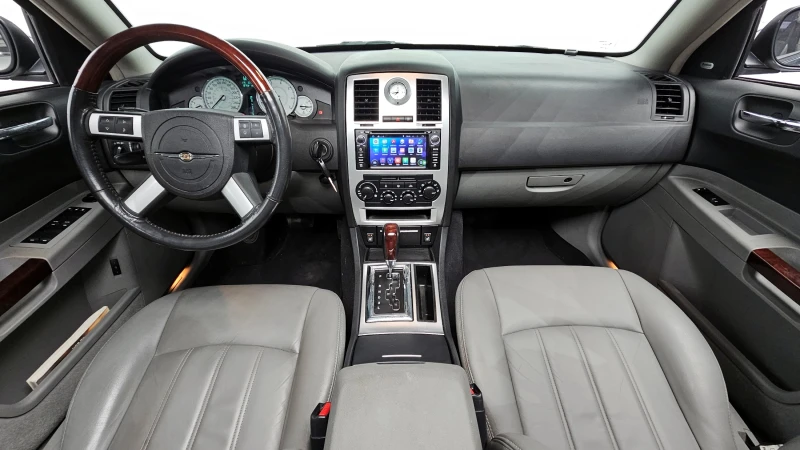 Chrysler 300c 2.7 autogeorge.com, снимка 7 - Автомобили и джипове - 53315261