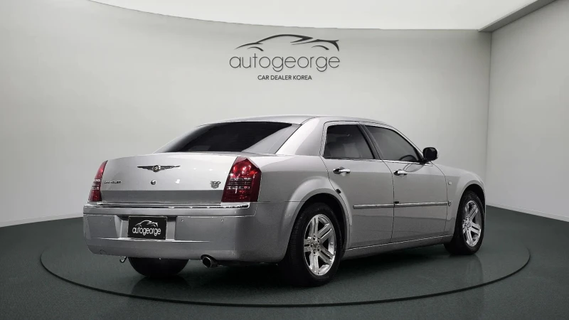 Chrysler 300c 2.7 autogeorge.com, снимка 2 - Автомобили и джипове - 53315261
