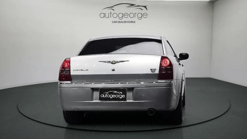 Chrysler 300c 2.7 autogeorge.com, снимка 4 - Автомобили и джипове - 53315261