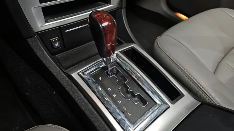 Chrysler 300c 2.7 autogeorge.com, снимка 9 - Автомобили и джипове - 53315261