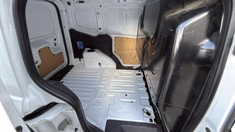 Ford Courier 1.5 TDCi, снимка 13 - Автомобили и джипове - 53515259