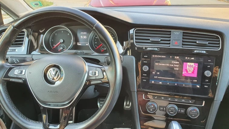 VW Golf 1.6 TDI DSG, снимка 7 - Автомобили и джипове - 47899114