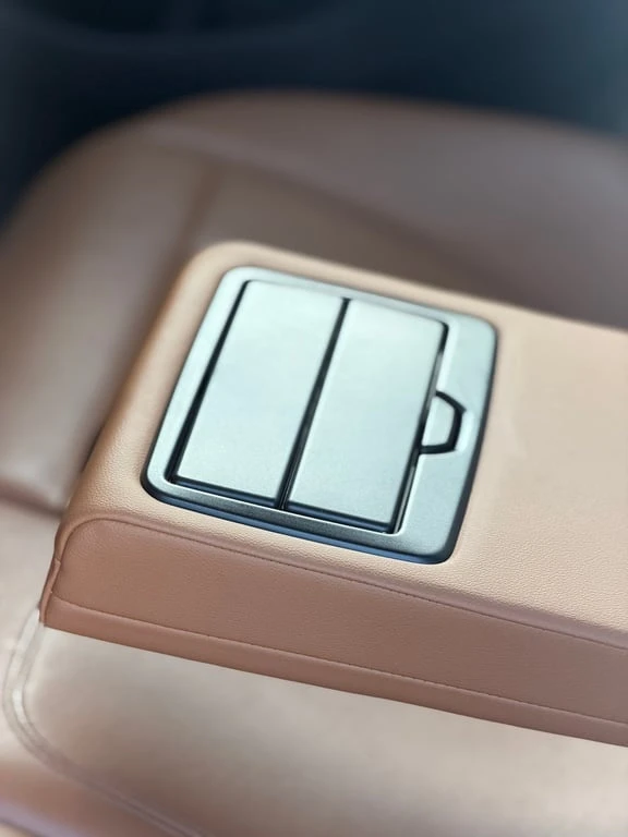 BMW 330 * xDrive * M-pack* HEAD-UP* ДВА КЛЮЧА* , снимка 12 - Автомобили и джипове - 53470311