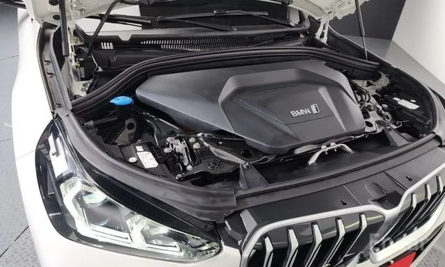 BMW iX1 xDrive 30 M Sport | 360 КАМЕРА| HEAD-UP| ШИБЕДАХ| , снимка 5 - Автомобили и джипове - 54173089