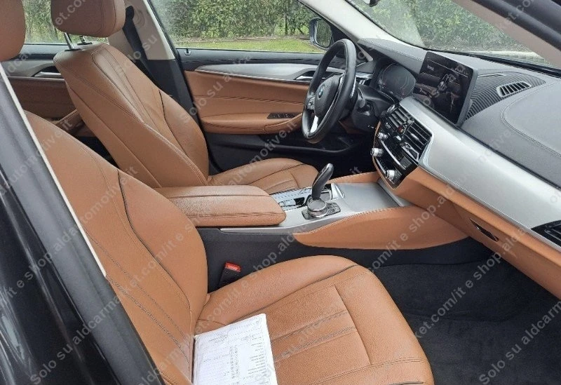 BMW 530 BMW 530d xDrive Touring Luxury Line (G31 LCI), снимка 10 - Автомобили и джипове - 55541334