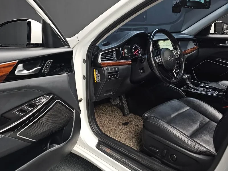 Kia K7 2.2 Diesel Limited, снимка 11 - Автомобили и джипове - 55834960