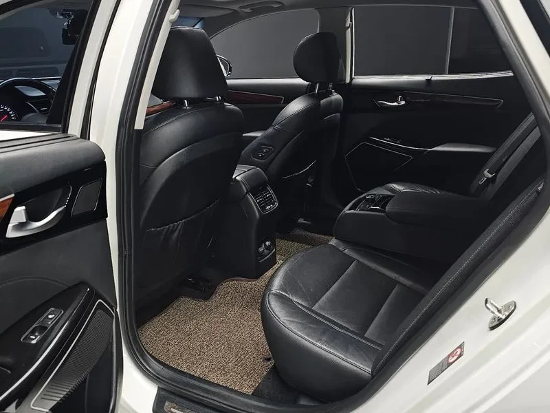 Kia K7 2.2 Diesel Limited, снимка 12 - Автомобили и джипове - 55834960