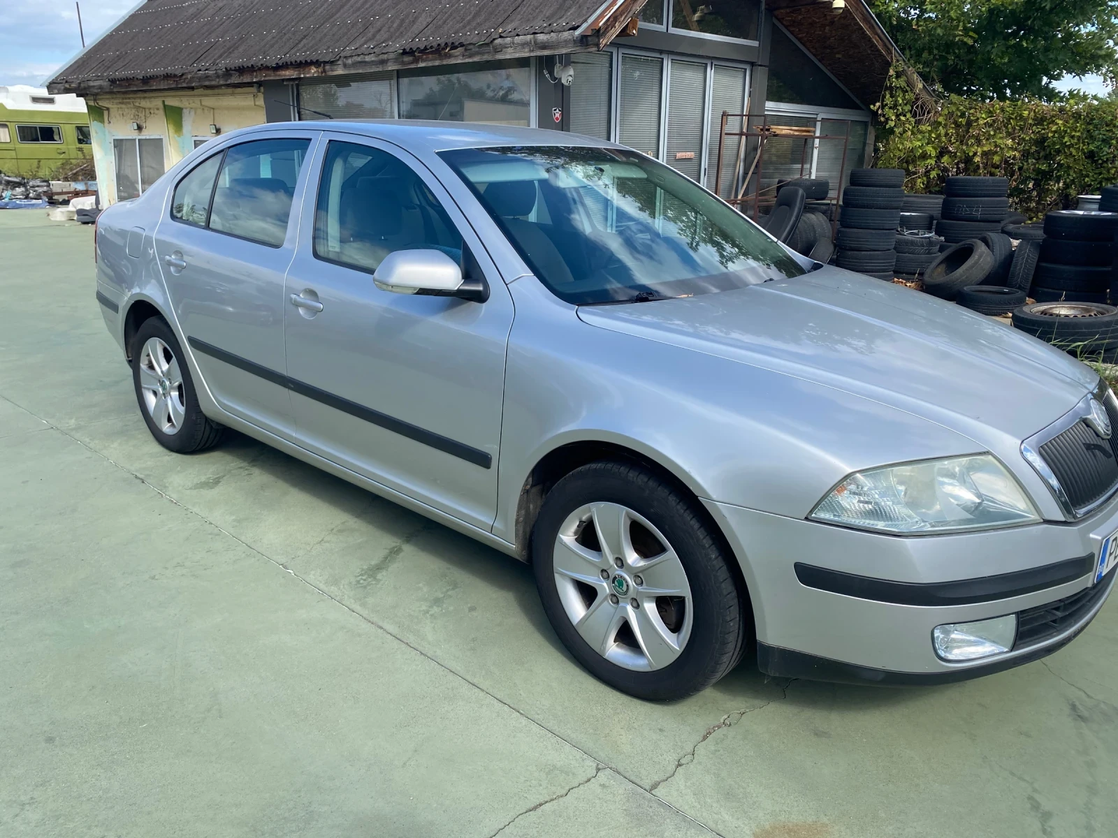 Skoda Octavia 2.0 FSI - изображение 2