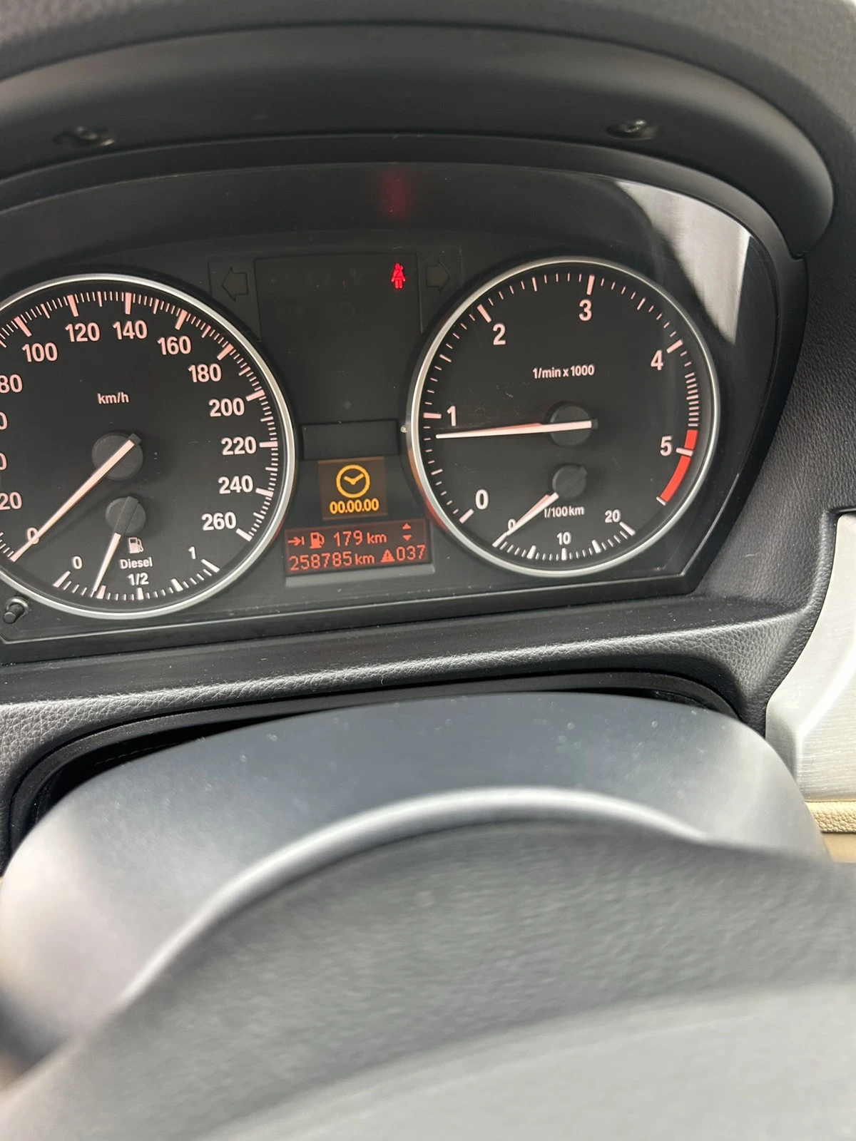 BMW 320  - изображение 9