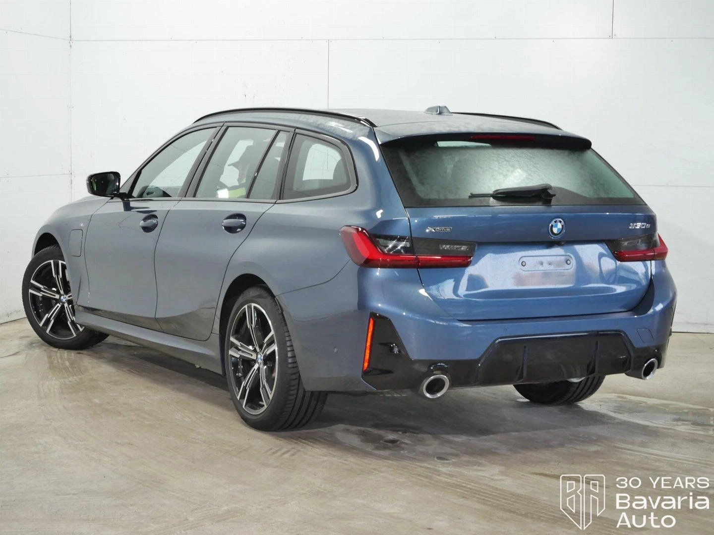BMW 330 e xDrive Touring M Sport Paket Sportautomatic | Mobile.bg   2