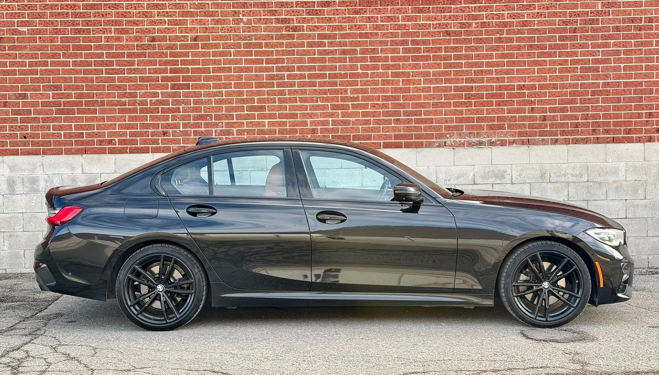 BMW 330 * 330i xDrive * M-pack* HEAD-UP* ДВА КЛЮЧА*  - изображение 3