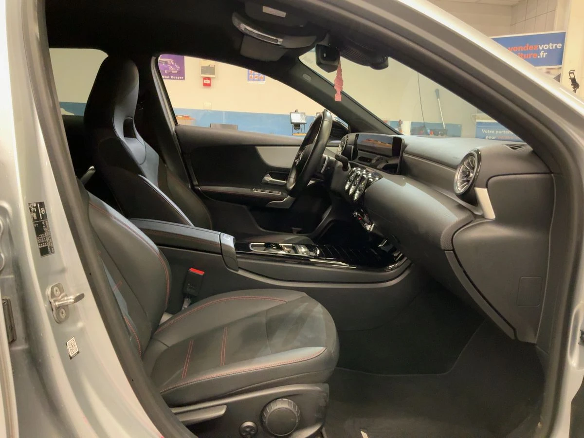 Mercedes-Benz A 180 d AMG Line/Дигитално/Задна камера , снимка 4 - Автомобили и джипове - 53858841