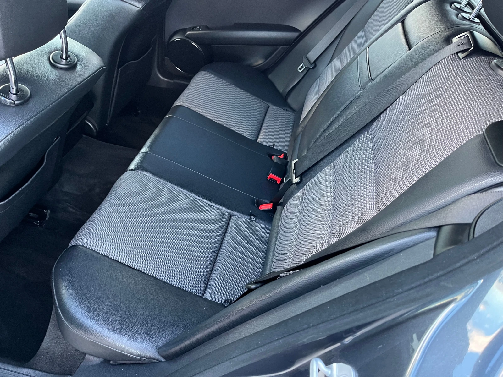 Mercedes-Benz C 220 Panorama, снимка 9 - Автомобили и джипове - 53884530