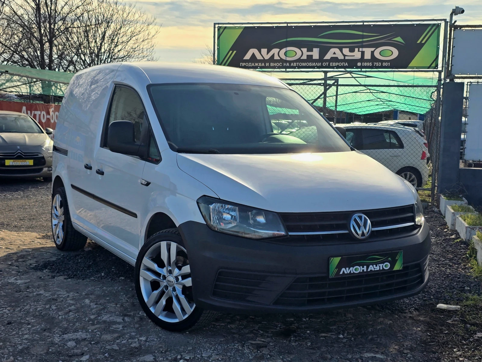 VW Caddy 2.0TDI/НАВИ/ТОП, снимка 1 - Автомобили и джипове - 53896824