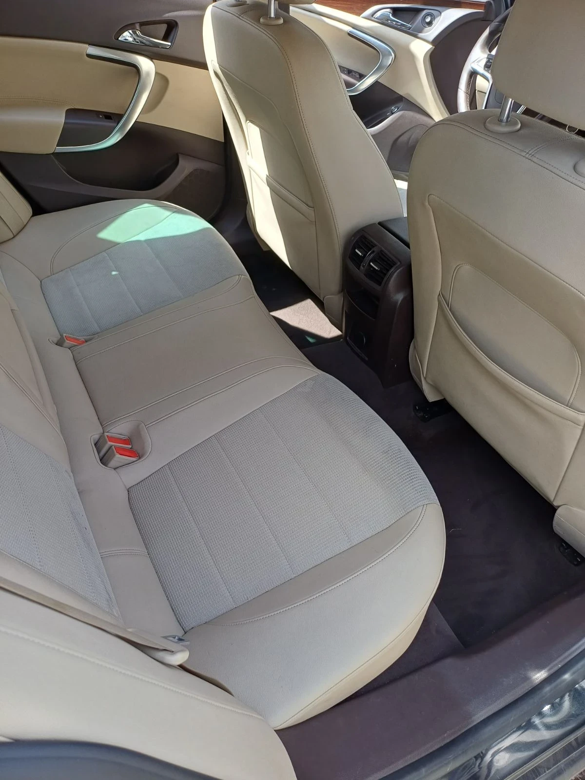 Opel Insignia 2.0, снимка 10 - Автомобили и джипове - 54129970