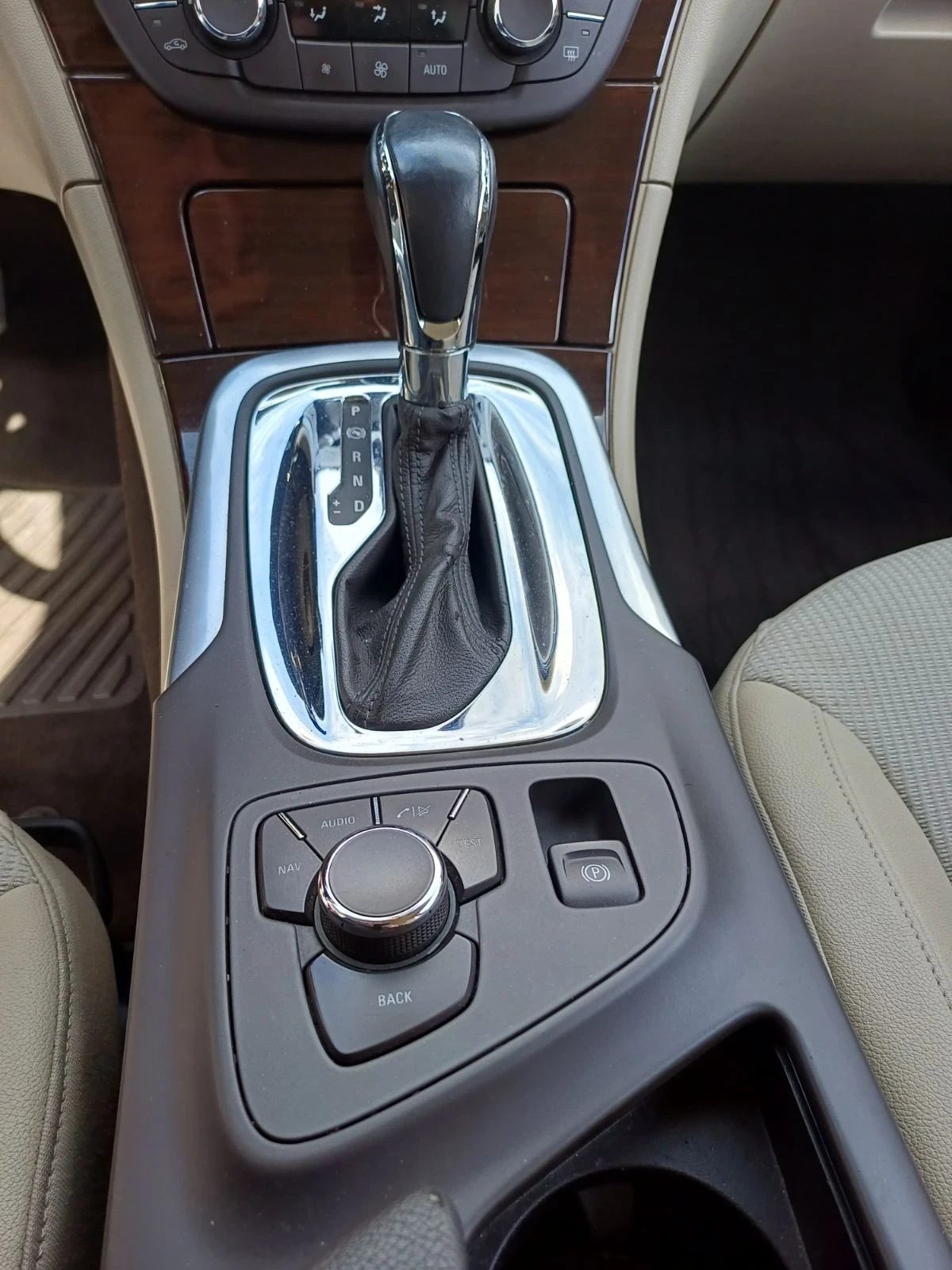 Opel Insignia 2.0, снимка 11 - Автомобили и джипове - 54129970