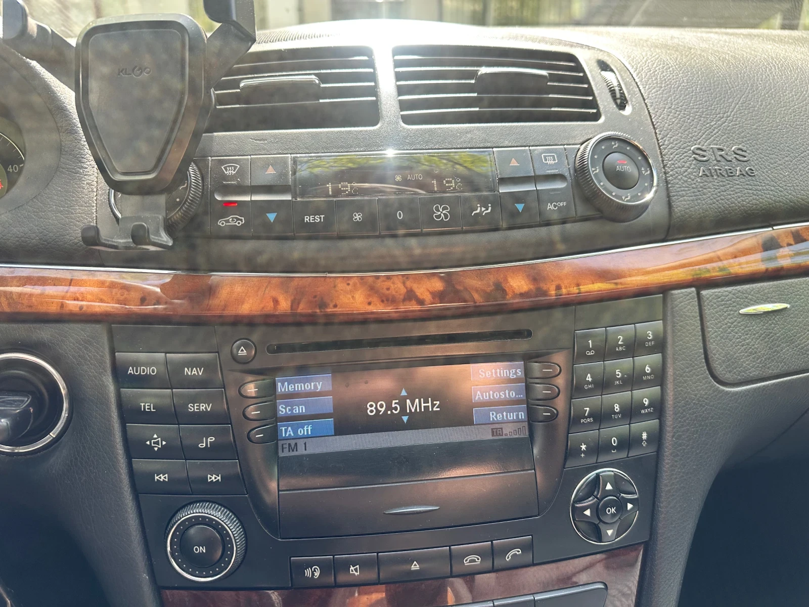 Mercedes-Benz E 270, снимка 11 - Автомобили и джипове - 54331132