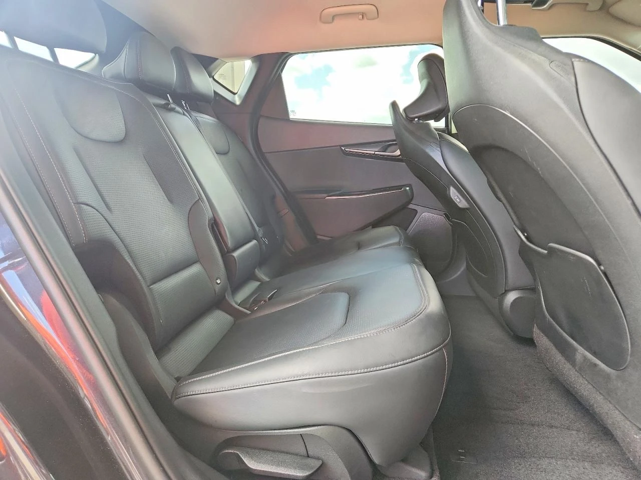Kia EV6 WIND, снимка 10 - Автомобили и джипове - 54961078
