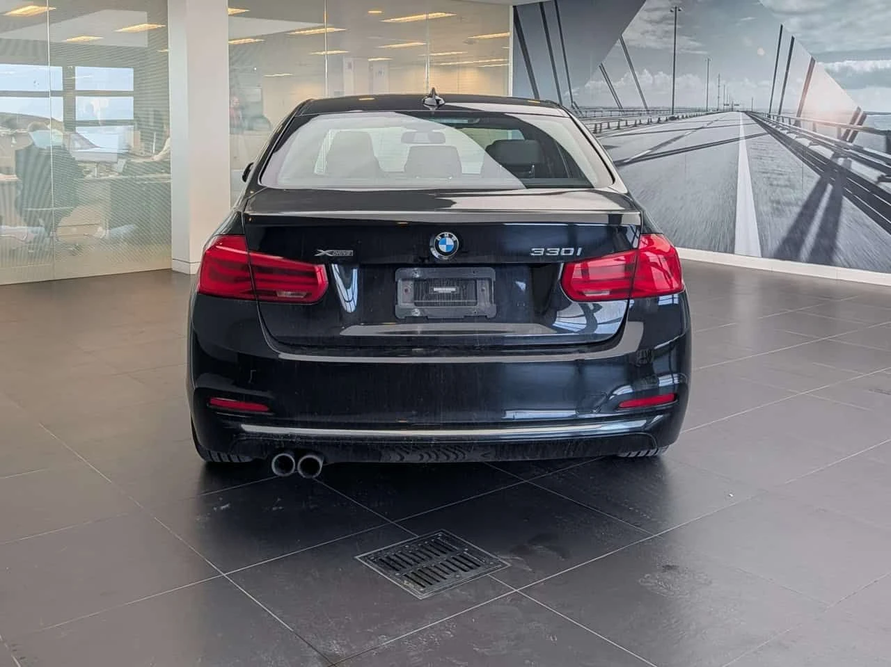 BMW 330 * xDrive | Bucket Seats | Heated Seats | Navi * CA, снимка 4 - Автомобили и джипове - 54965909