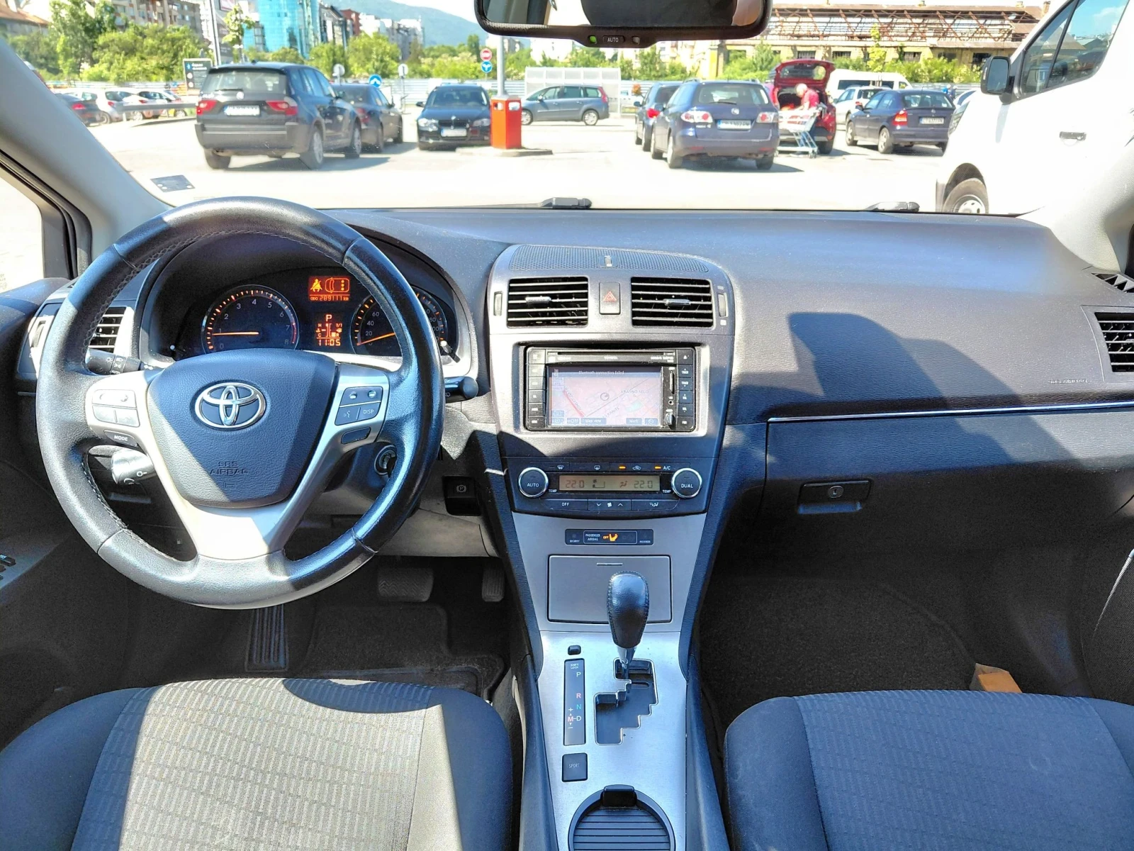 Toyota Avensis 1.8 valvematic Сервизна книжка обслужена, снимка 9 - Автомобили и джипове - 55666777