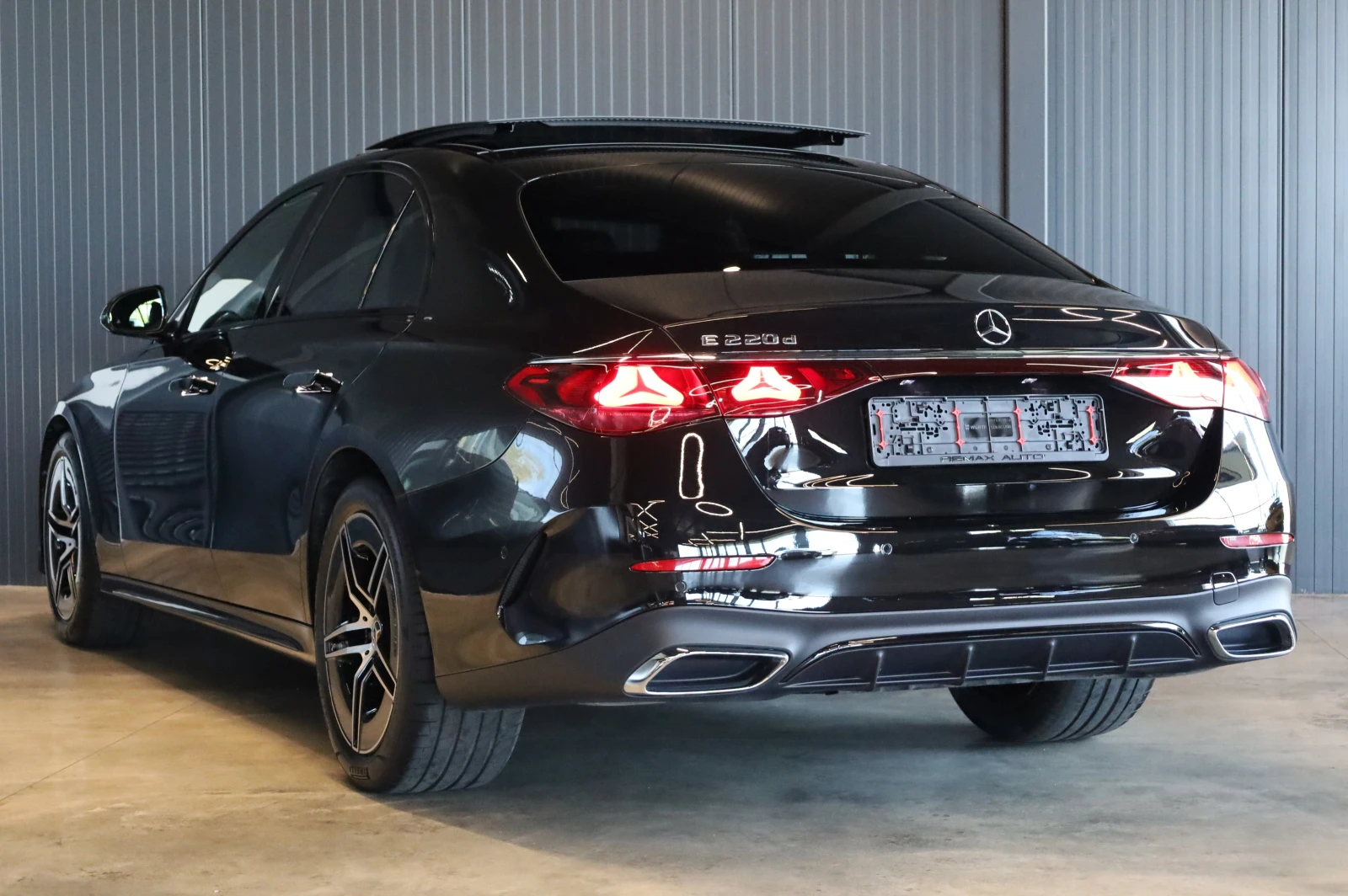 Mercedes-Benz E 220 NEW MODEL* AMG LINE* PANO* NAVI*  | Mobile.bg � ����������� 6