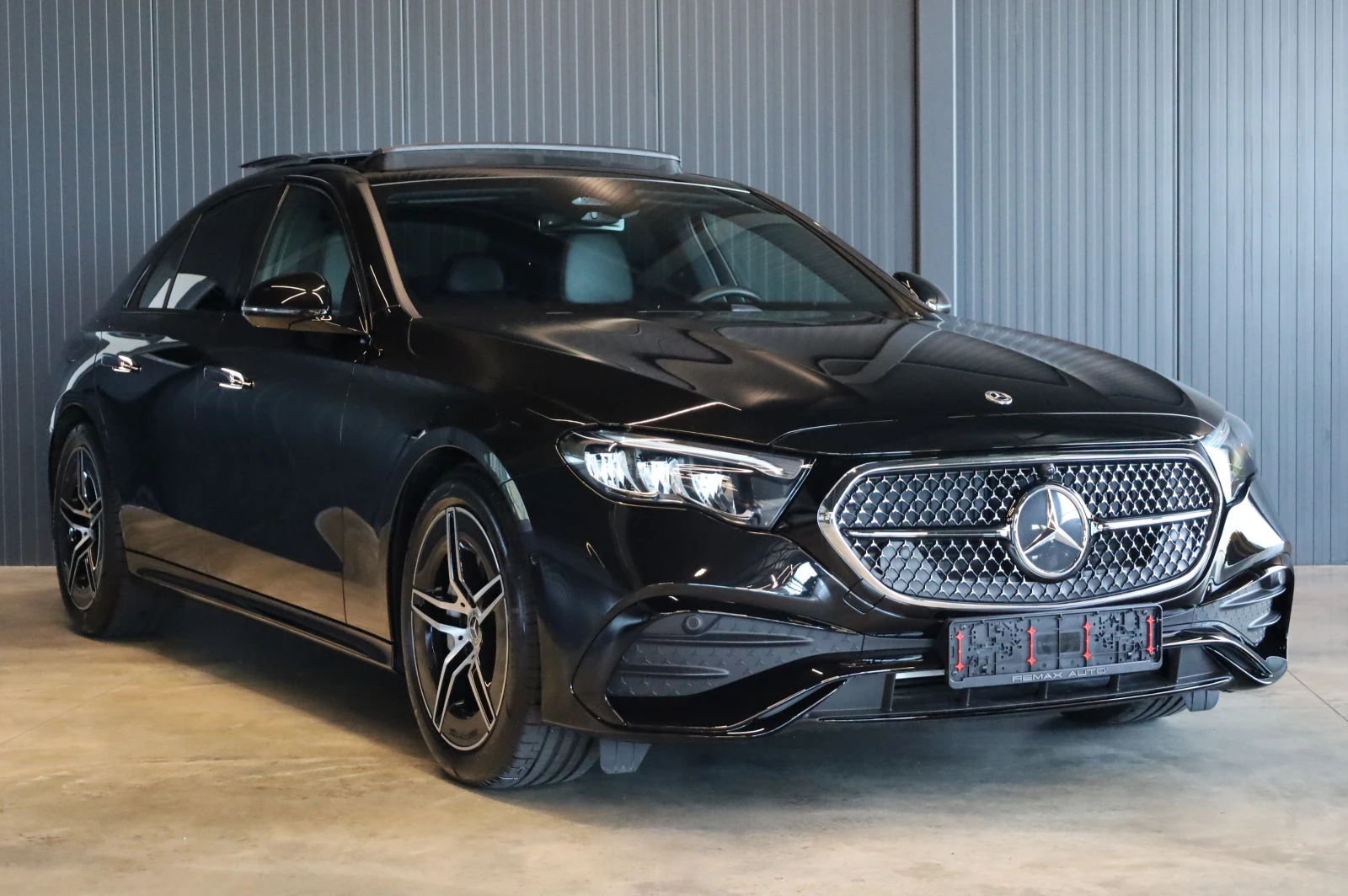 Mercedes-Benz E 220 NEW MODEL* AMG LINE* PANO* NAVI* 
