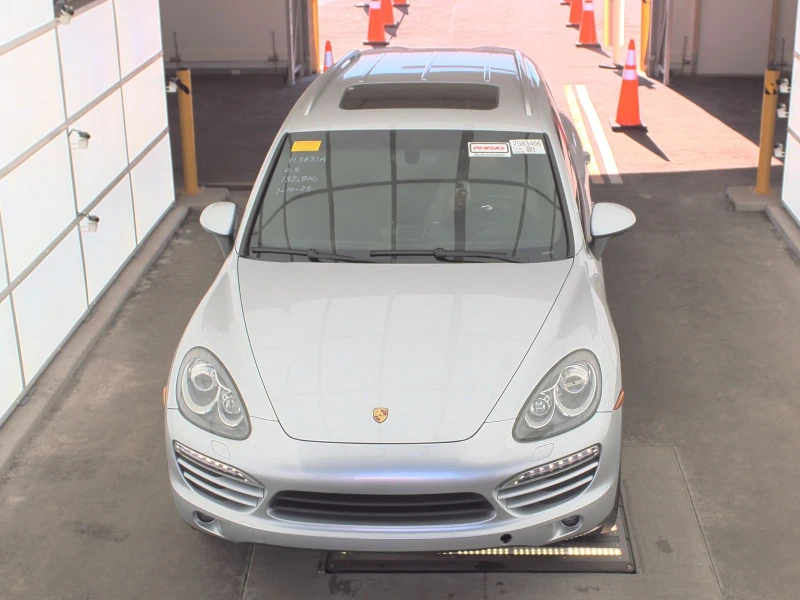 Porsche Cayenne BOSE* KEYLESS* LANE ASSIST* HID* , снимка 2 - Автомобили и джипове - 48866298