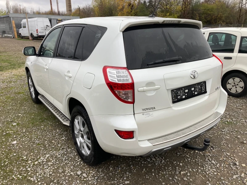 Toyota Rav4 2.2 D-4D, снимка 3 - Автомобили и джипове - 52583074