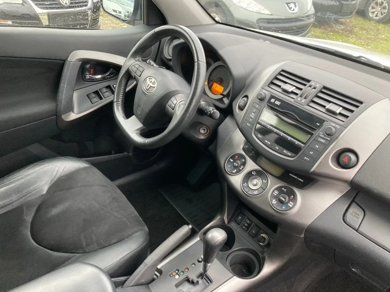 Toyota Rav4 2.2 D-4D, снимка 8 - Автомобили и джипове - 52583074
