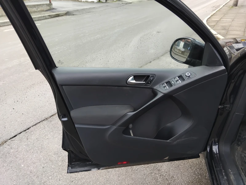 VW Tiguan, снимка 7 - Автомобили и джипове - 53215122