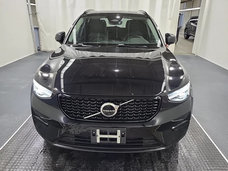 Volvo XC40 2024 Volvo XC40 CORE DARK THEME, снимка 2 - Автомобили и джипове - 53574664