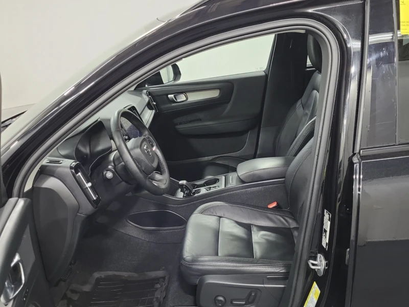 Volvo XC40 2024 Volvo XC40 CORE DARK THEME, снимка 7 - Автомобили и джипове - 53574664