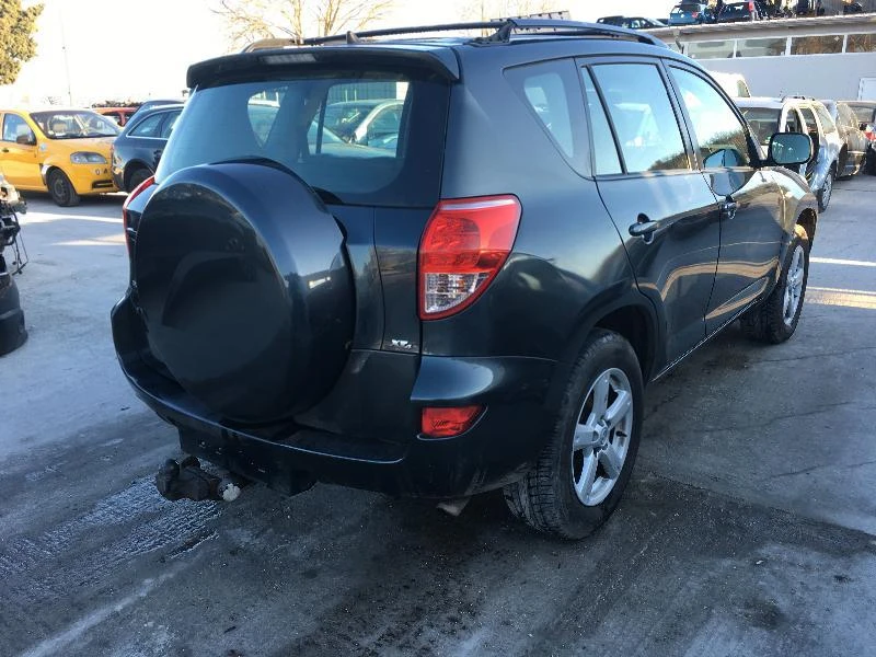 Toyota Rav4 2.2 D4D 2 БРОЯ - изображение 4