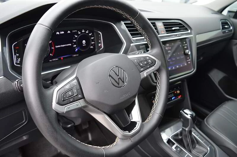 VW Tiguan Comfortline * * CARFAX * * АВТО КРЕДИТ * * , снимка 9 - Автомобили и джипове - 52795442