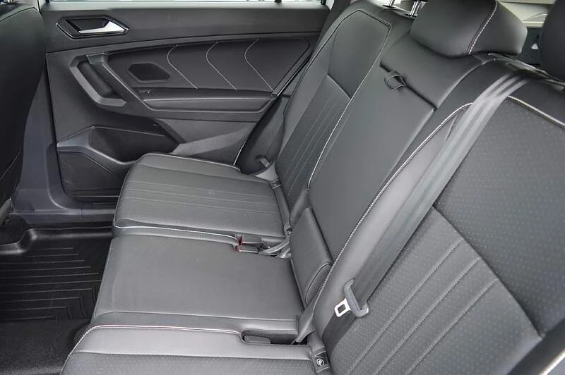 VW Tiguan Comfortline * * CARFAX * * АВТО КРЕДИТ * * , снимка 12 - Автомобили и джипове - 52795442