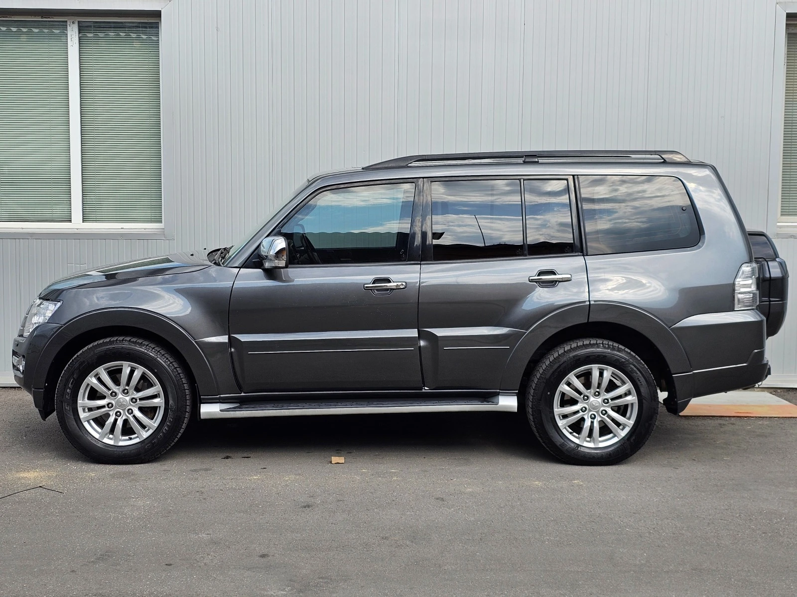 Mitsubishi Pajero  3.2 DI-D Top - изображение 8