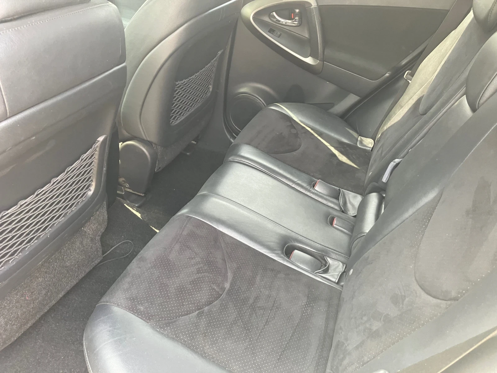 Toyota Rav4 2.2 D-4D, снимка 6 - Автомобили и джипове - 52583074