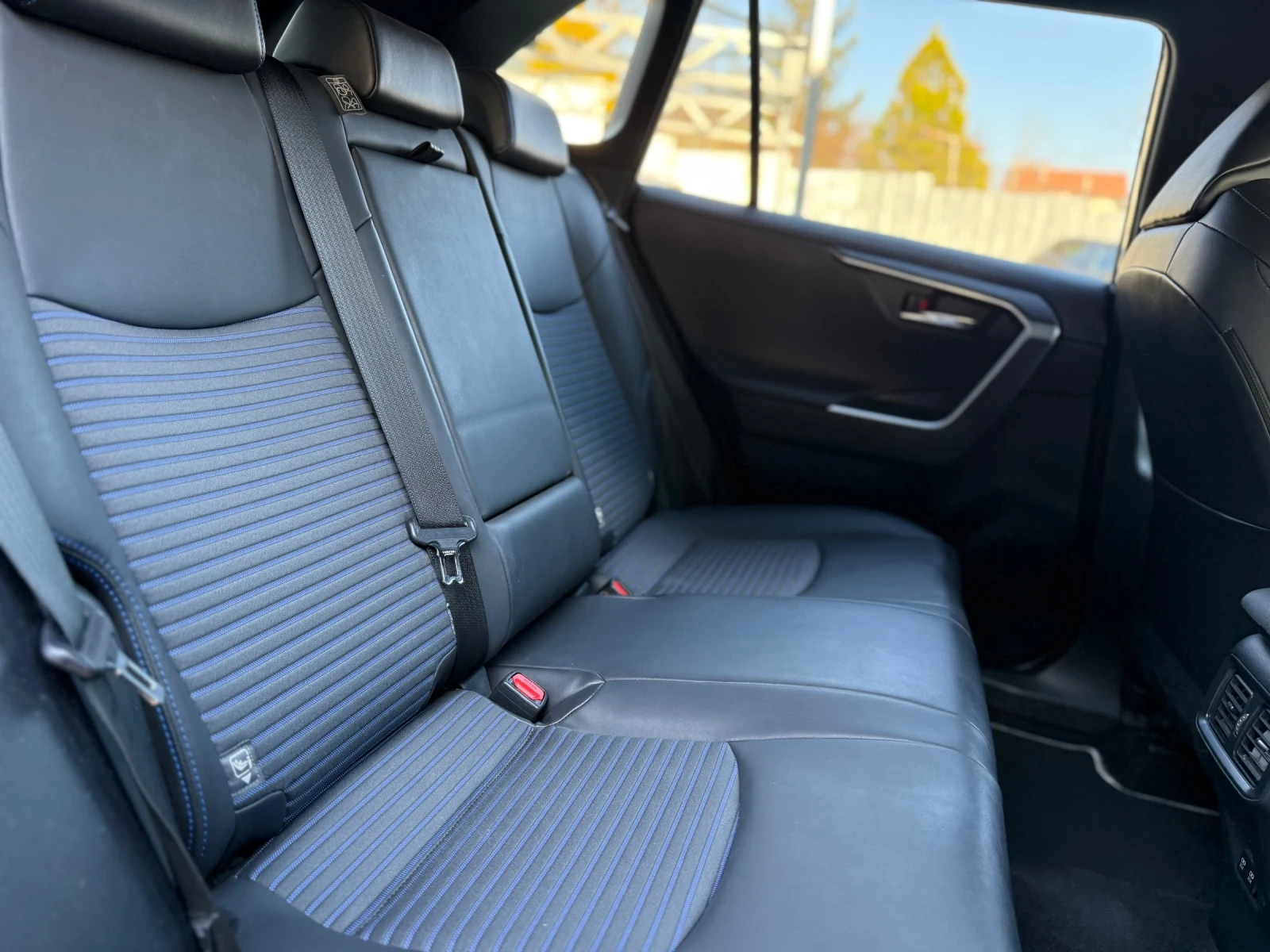 Toyota Rav4  2.5 HYBRID 222ps. STYLE, AWD, ��������! | Mobile.bg � ����������� 9