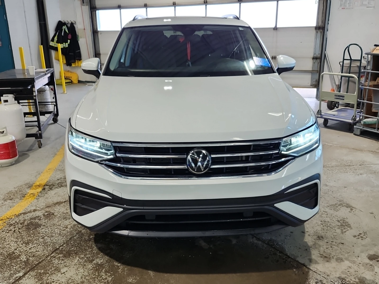 VW Tiguan * * CARFAX * * АВТО КРЕДИТ * * , снимка 2 - Автомобили и джипове - 53889871