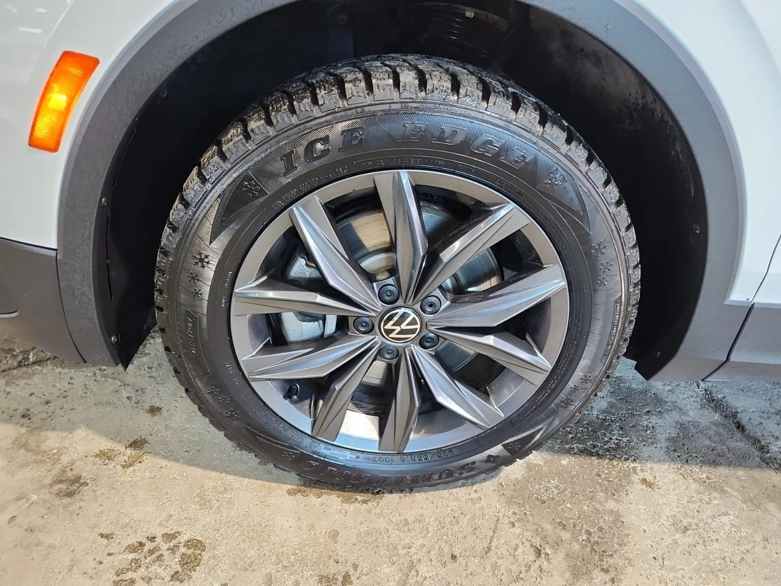 VW Tiguan * * CARFAX * * АВТО КРЕДИТ * * , снимка 10 - Автомобили и джипове - 53889871