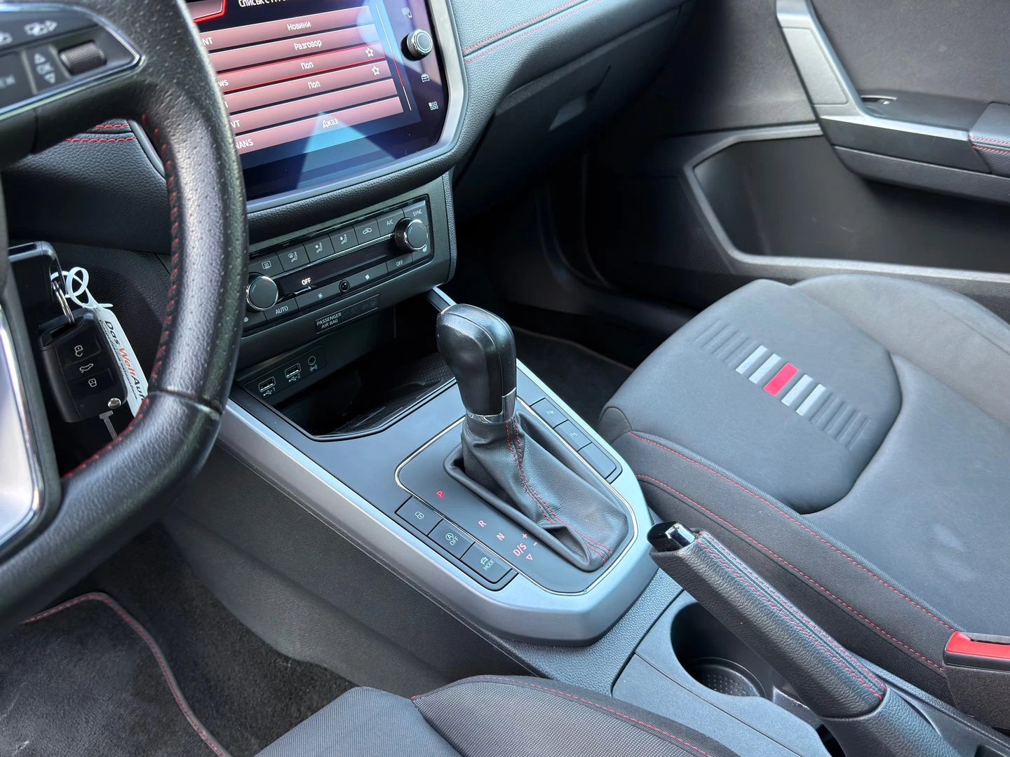 Seat Arona, снимка 6 - Автомобили и джипове - 56420632