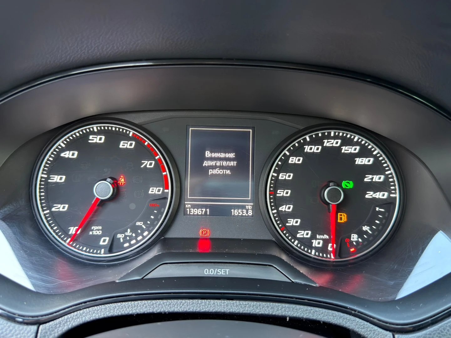 Seat Arona, снимка 10 - Автомобили и джипове - 56420632